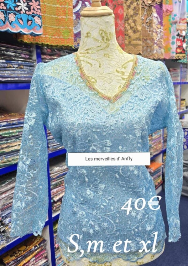 Body dentelle bleu ciel