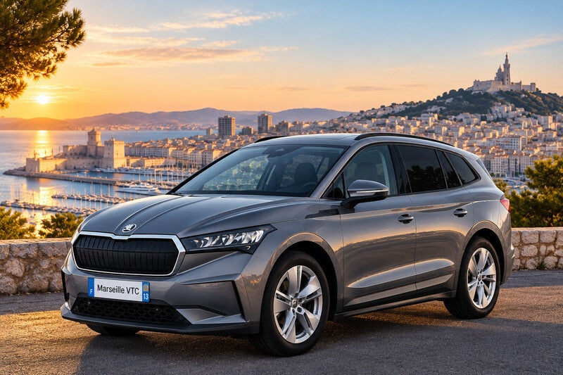 Skoda Enyaq VTC à Marseille avec vue sur Notre-Dame de la Garde
