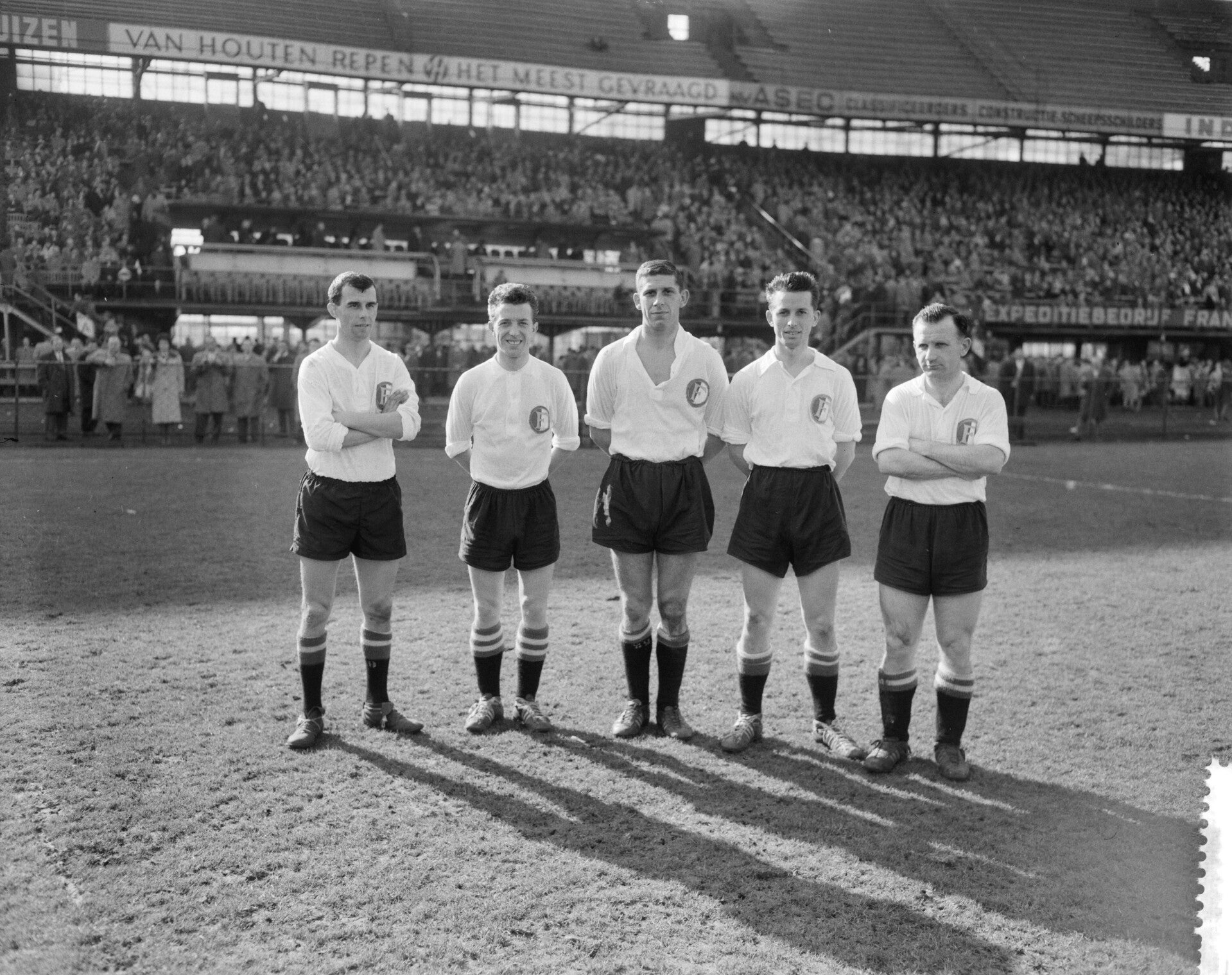 voorhoede_van_feyenoord-_vlnr_moulijn-_meijers-_van_der_gijp-_schouten_en_ri-_bestanddeelnr_911-0957-standard.jpg