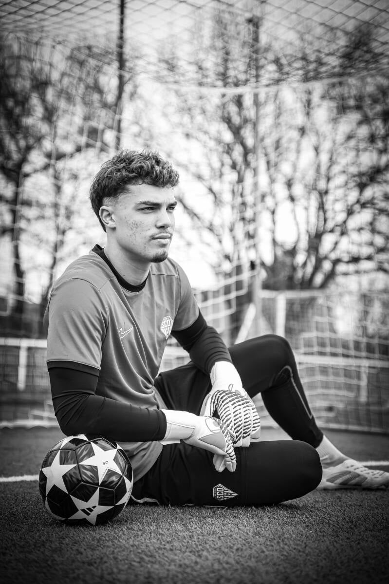shooting-foot-yann-2026-93-standard-d8k9w6.jpg