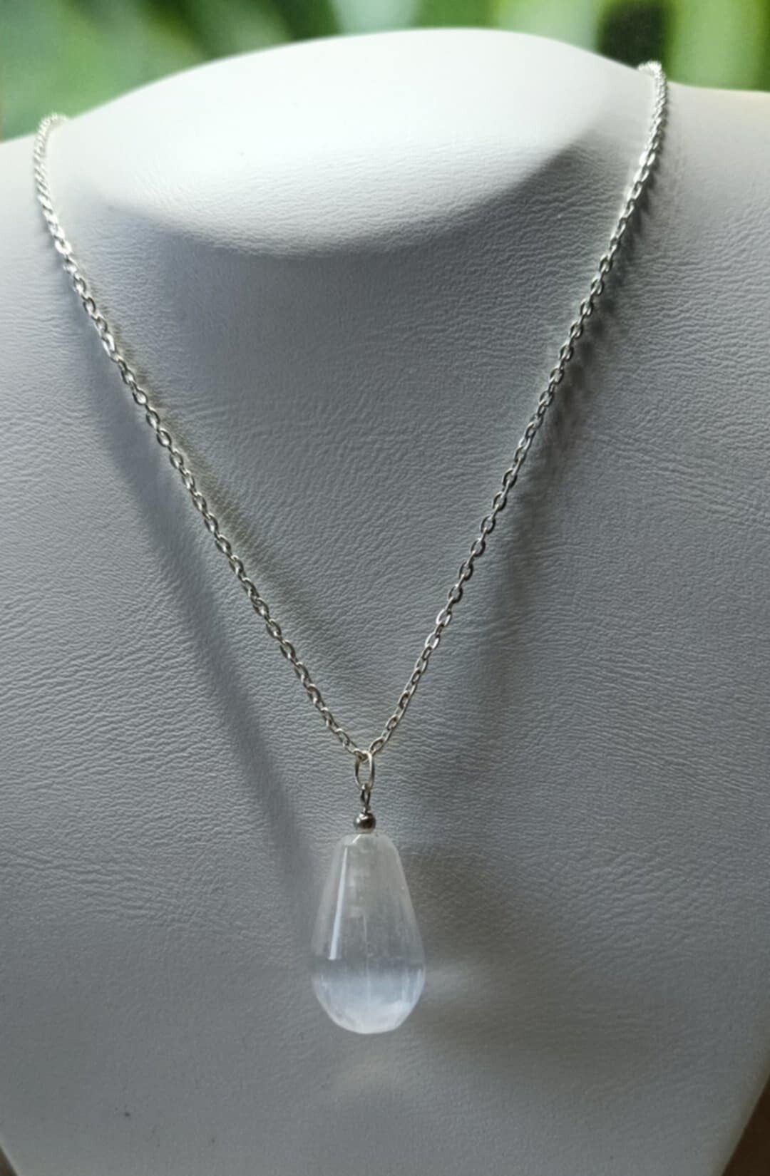 Collier Sélénite Blanche " Goutte "