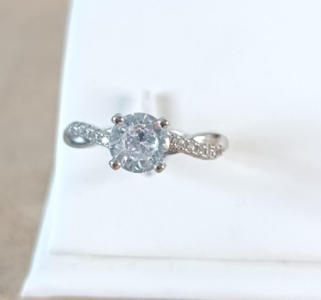Bague Moissanite " Comtesse "