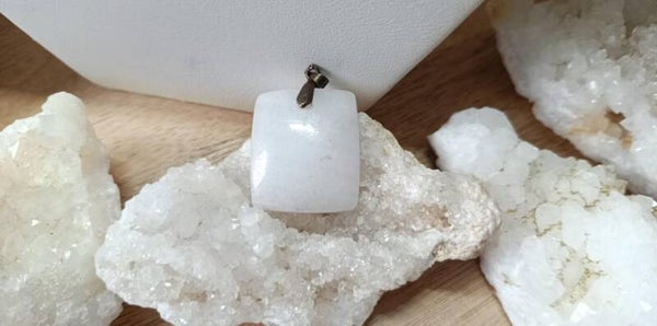 Pendentif Calcite Blanche
