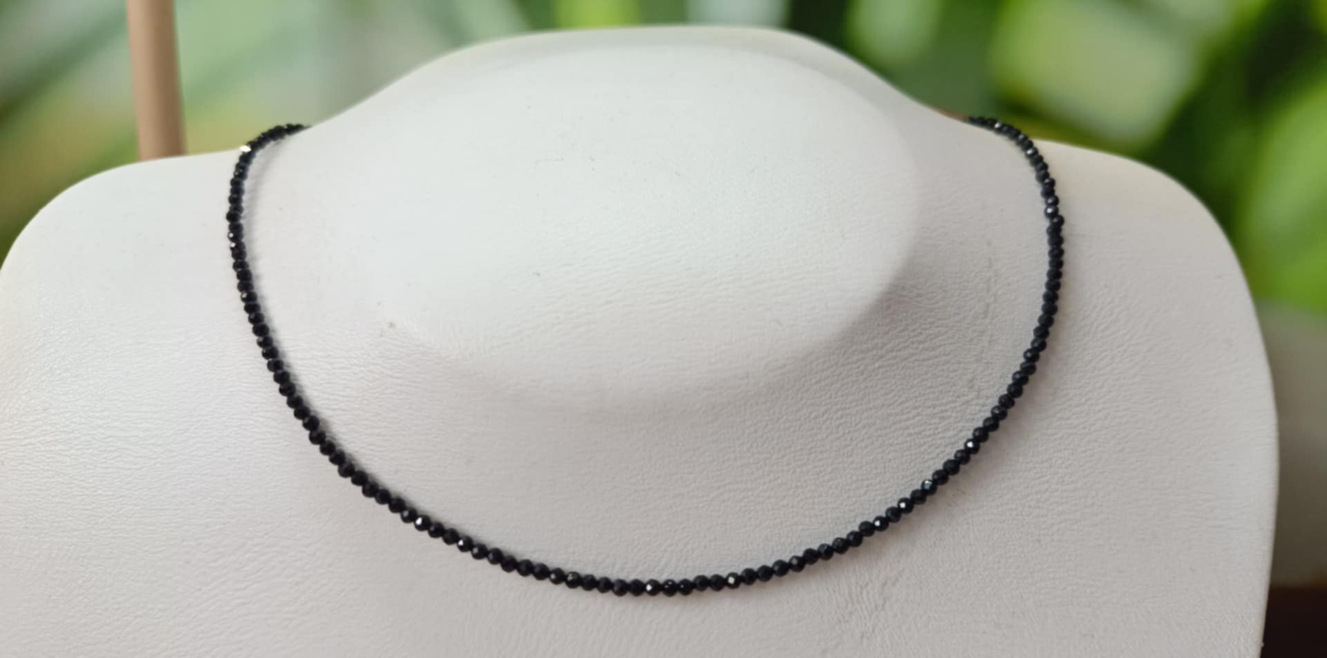 Collier Spinelle Noire Facetté 2.5mm Grade 3A