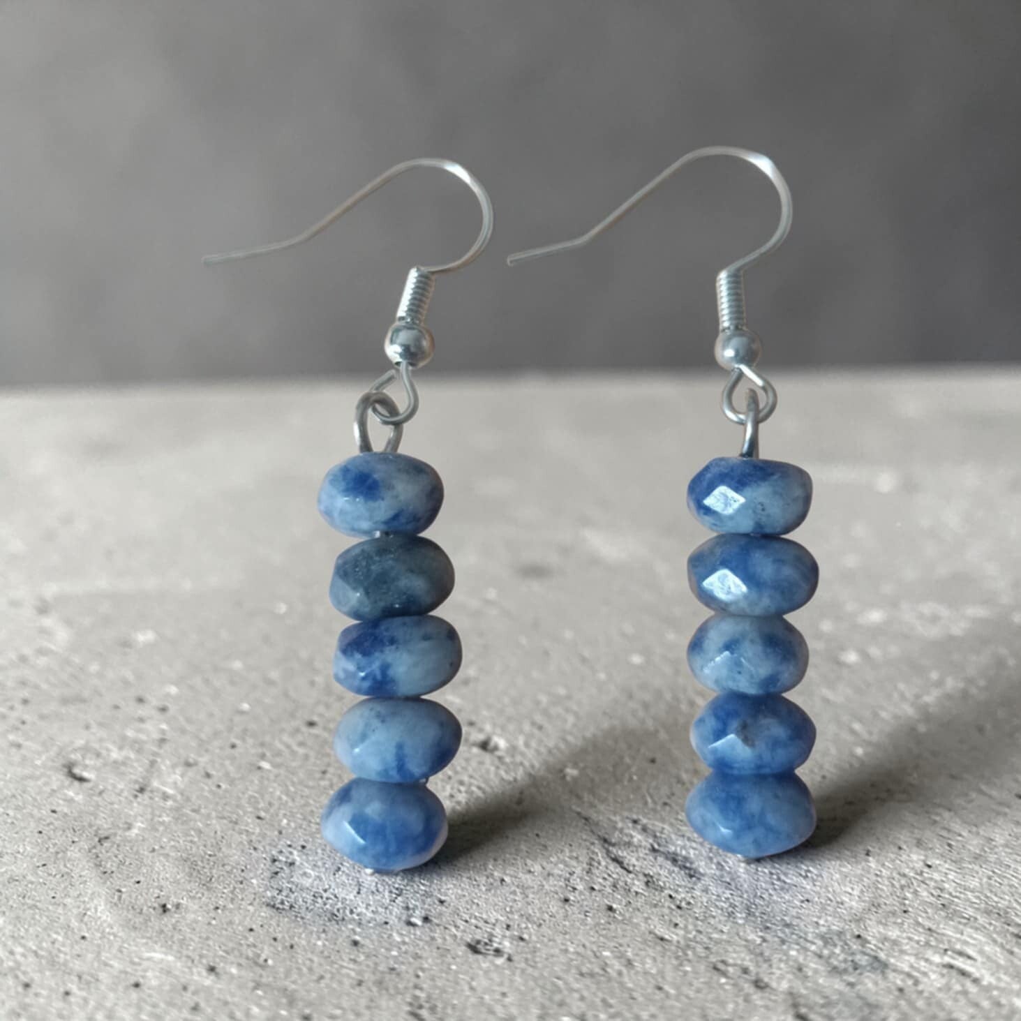 Boucles d'oreilles Sodalite Facettée