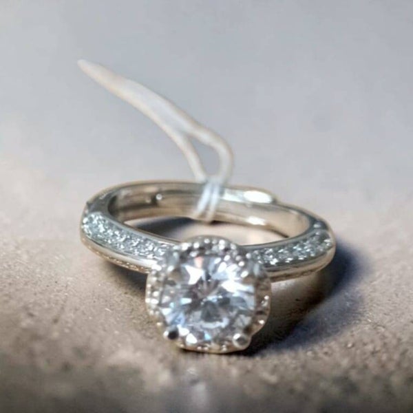 Bague Moissanite " Duchesse "