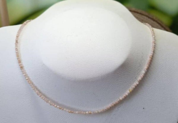 Collier Pierre de Lune Pêche 2.5mm Facetté