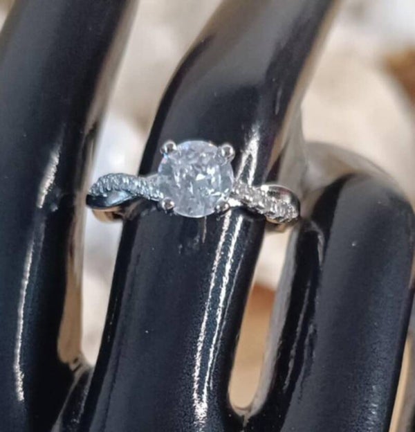 Bague Moissanite " Comtesse "