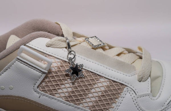 Schoenbedels met bevestigings clipjes