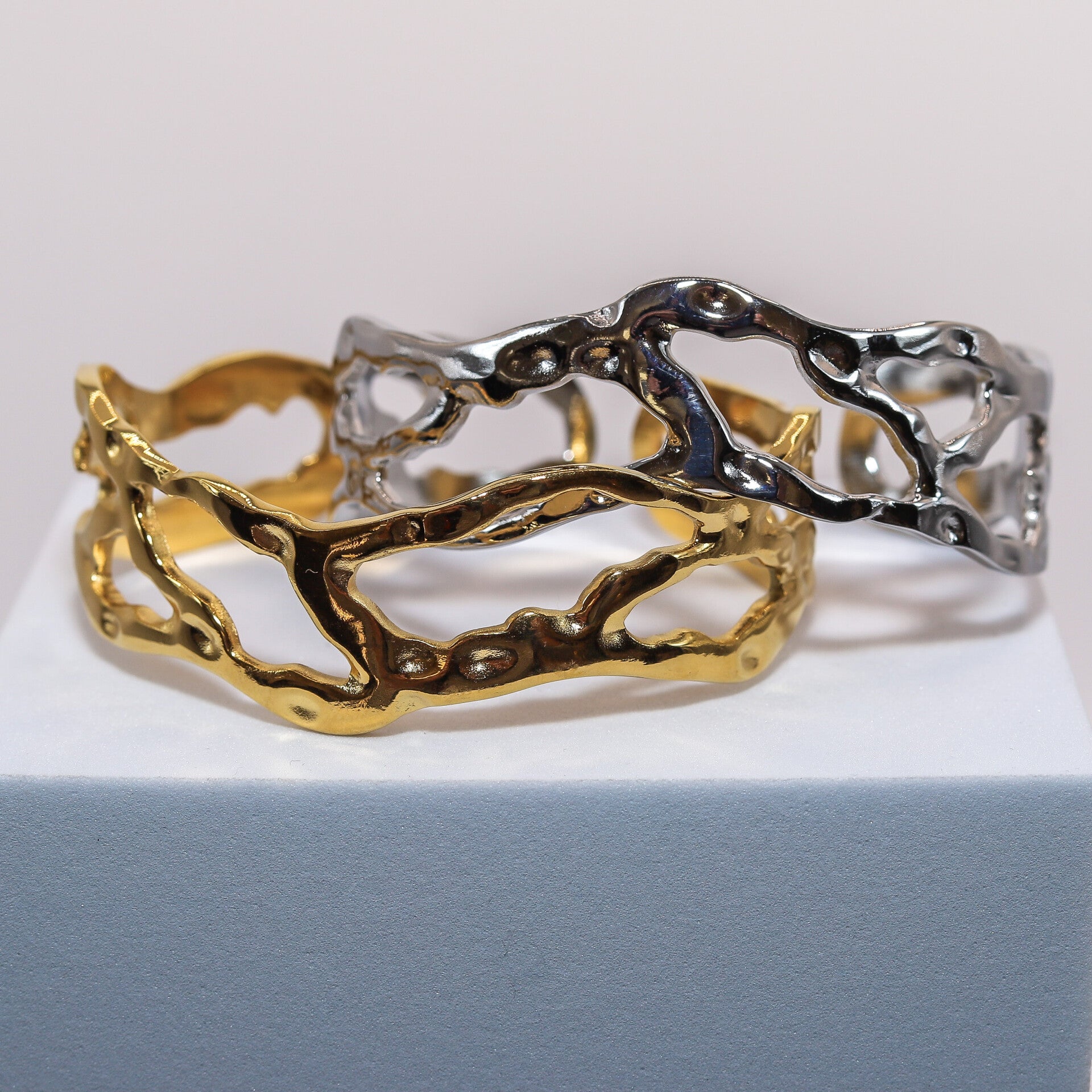 Open gewerkte cuff armband