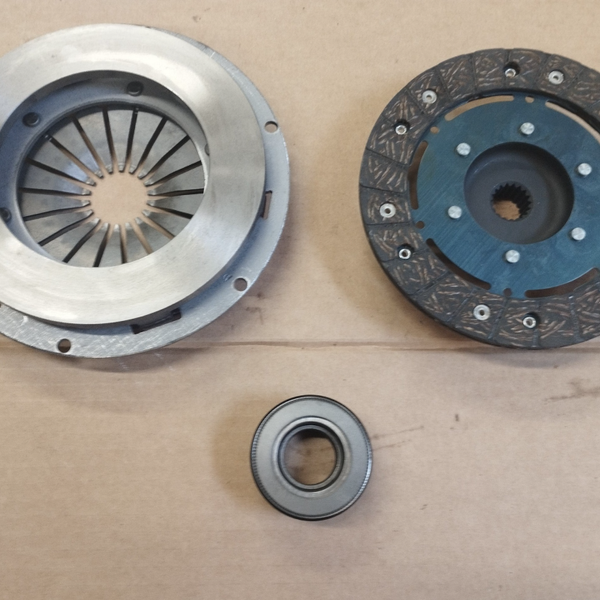 Kit d'embrayage complet 18 cannelures de 70 à 82pour volant moteur lourd