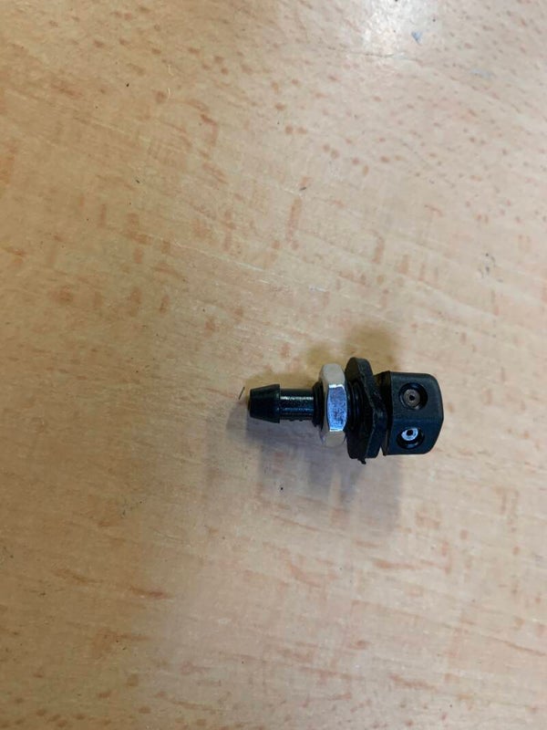 Gicleur de lave glace plastique STOCK NEUF