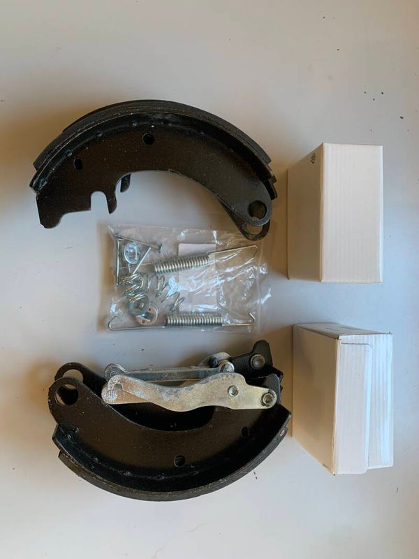 Kit de frein avant m8x125 grand tambour 220mm STOCK NEUF
