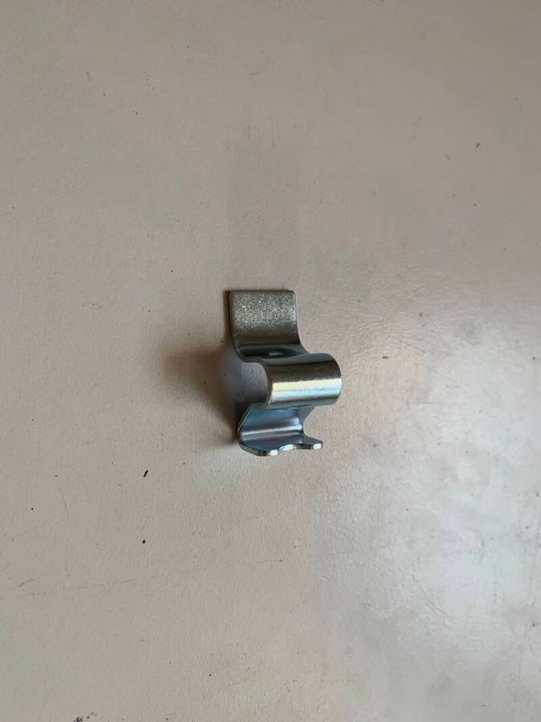 Patte de fixation arrière pour capote de 2cv fermeture extérieure STOCK NEUF