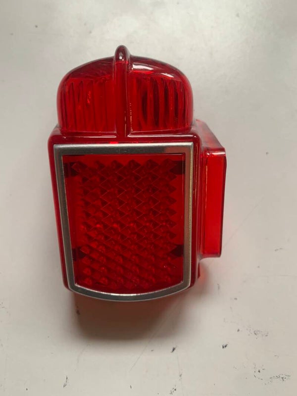 Cabochon de feu arriere 2cv gauche STOCK NEUF