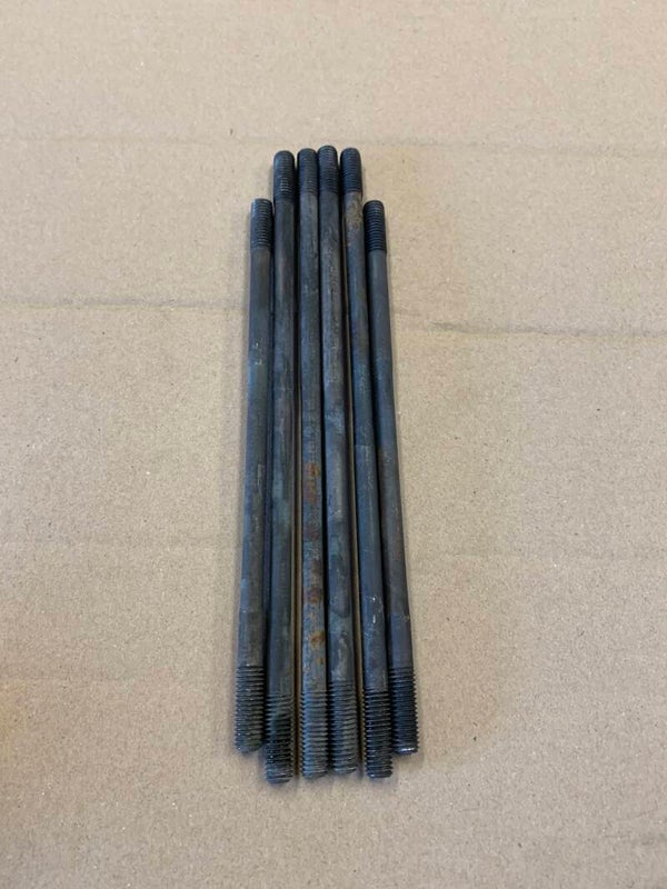 lot goujons de culasses 435cm3 d'occasion