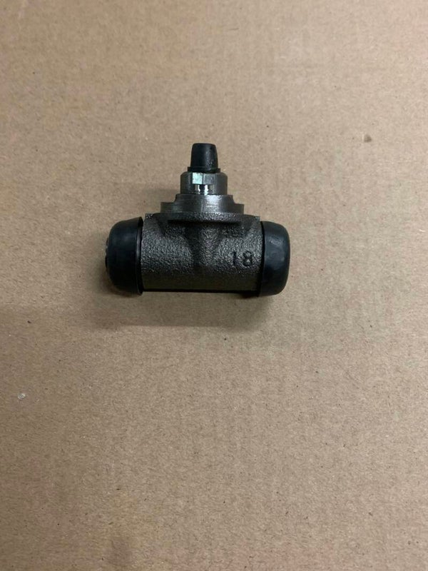 Cylindre de roue arriere m9x125 STOCK NEUF