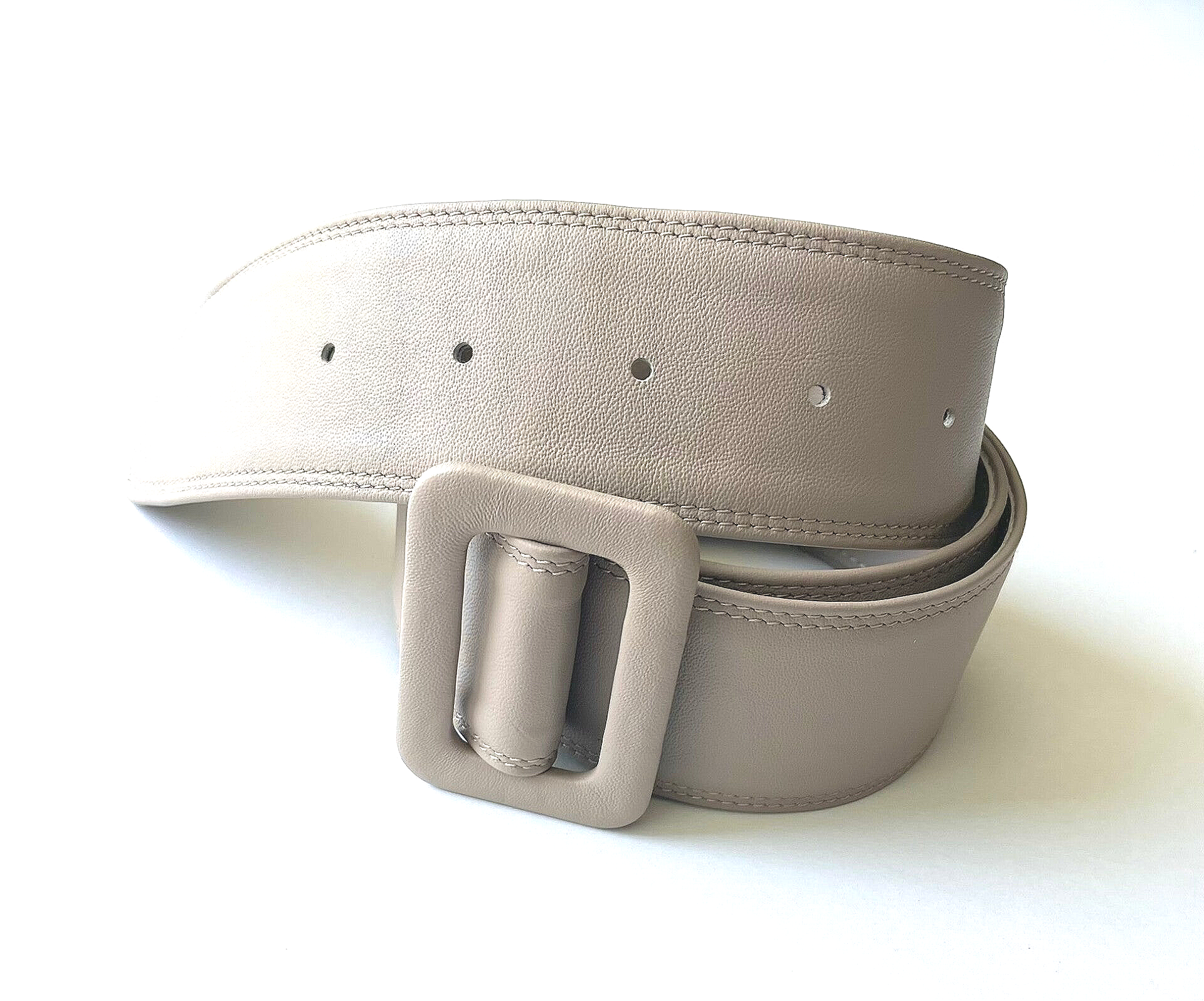 Brede leren riem met beklede gesp in crème nerfsuede met natuurlijke korrel