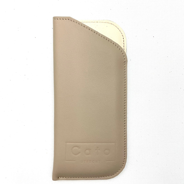 Kalfsleren briletui in licht beige
