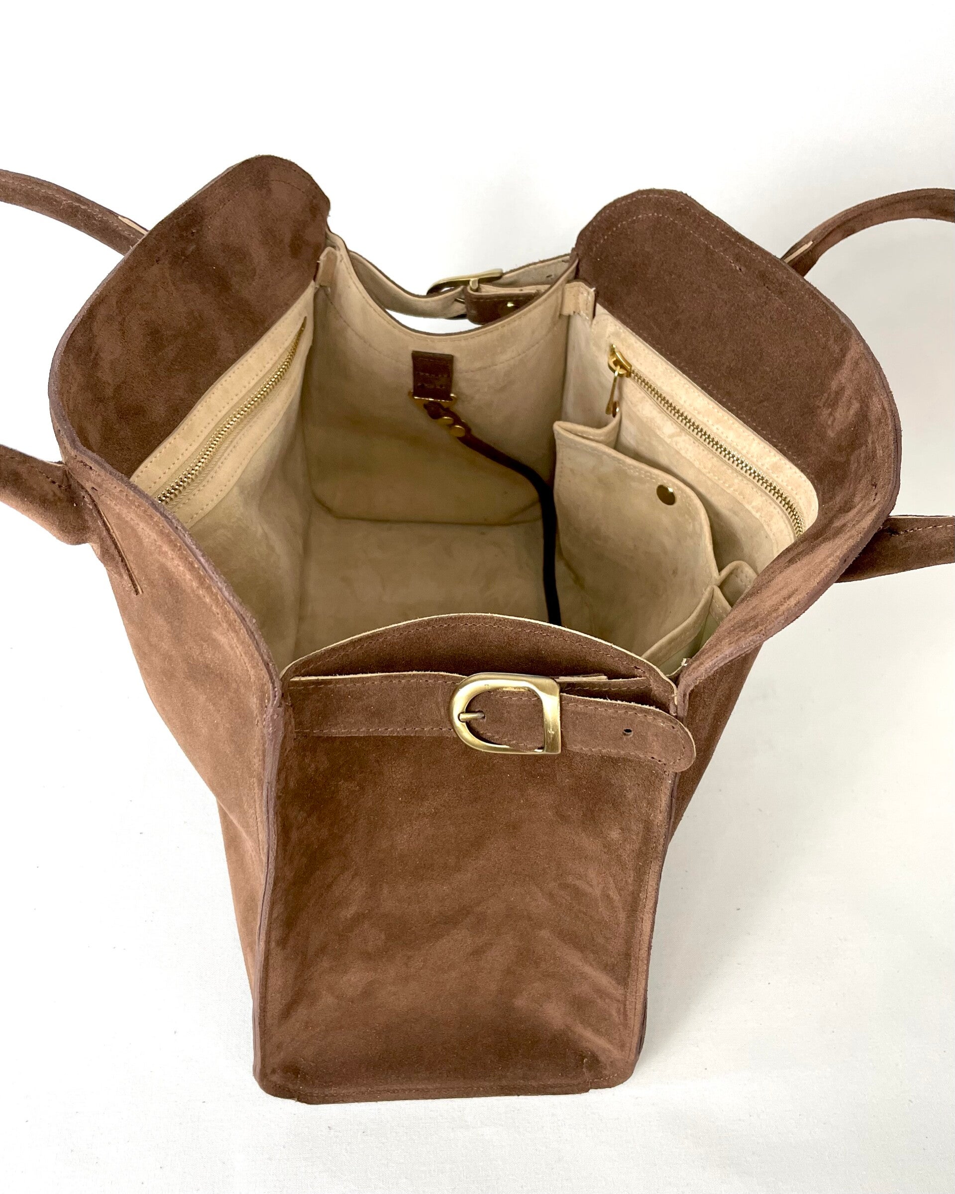 Bruin suède totebag - binnenvoering met vakverdeling