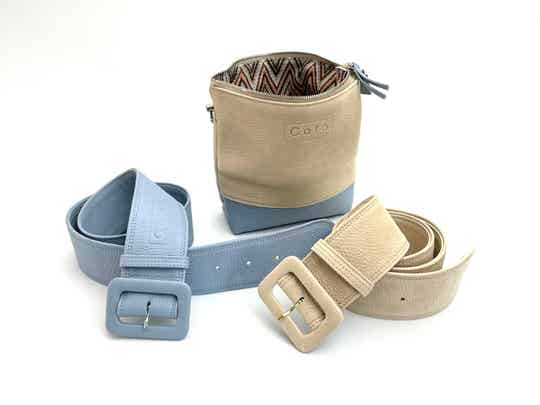 Cross body lichtblauw-beige