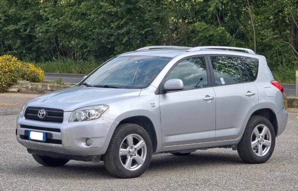 TOYOTA RAV4 2.2 D-4D 136cv Luxury 4x4