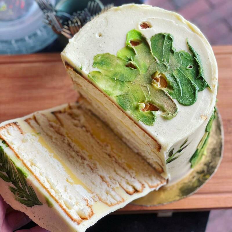 dino taart, vanille biscuit met slagroom, banketbakkersroom vulling