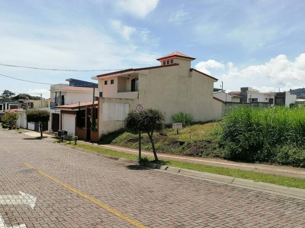 Lote listo para construir en residencial abierto, San Isidro, Heredia