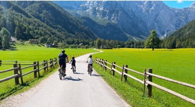 Paseo en bicicleta en Logarska Dolina en Eslovenia