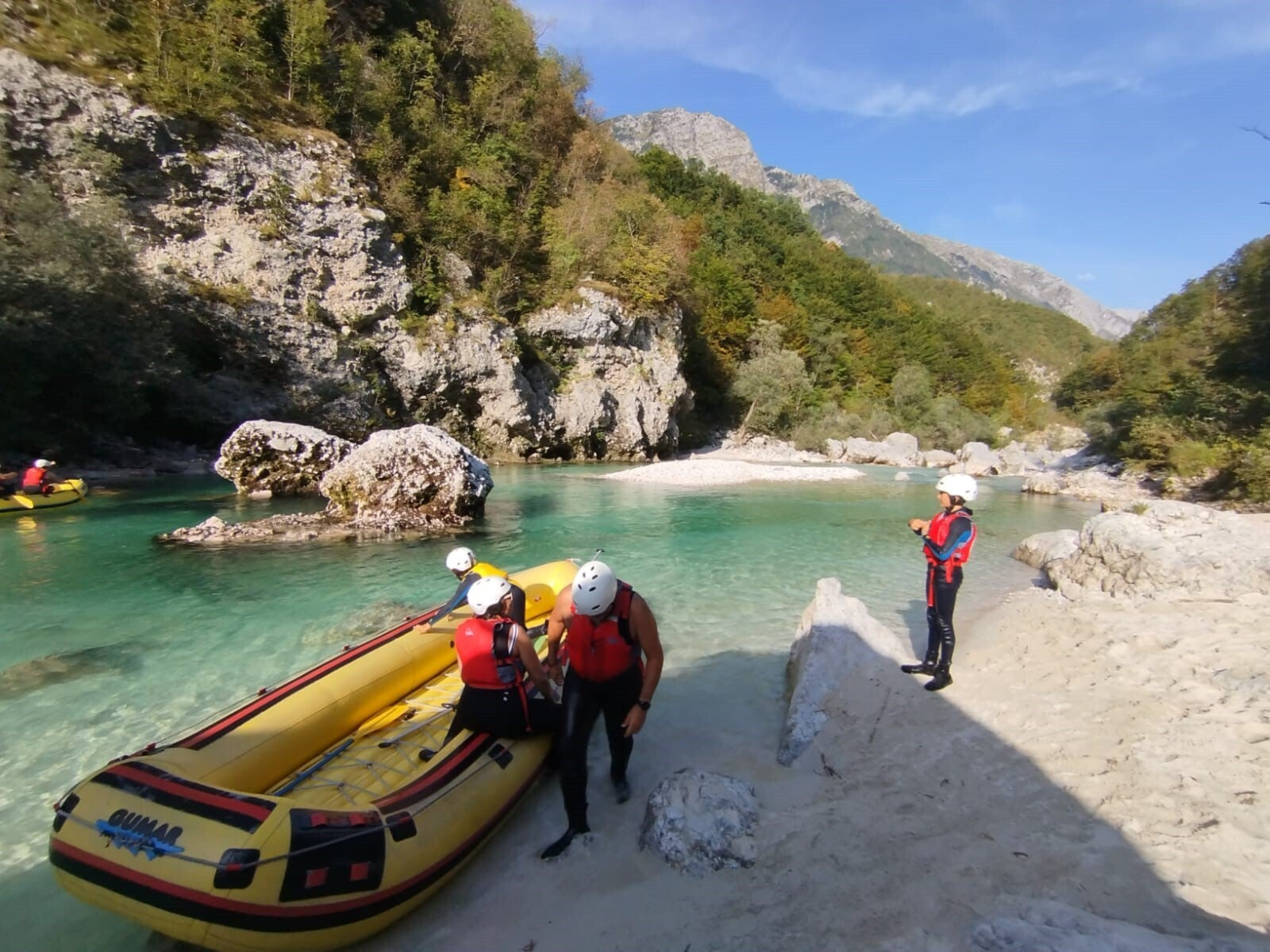 Rafting familiar Bovec. Rio Soca. Kobarid. Eslovenia