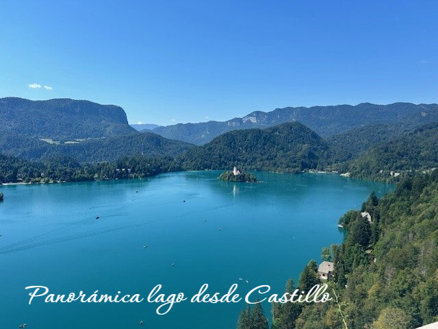 Panoramica del lago Bled desde el castillo de Bled en Eslovenia