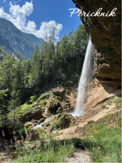Cascada Pericknik . Slap Pericknik. Eslovenia