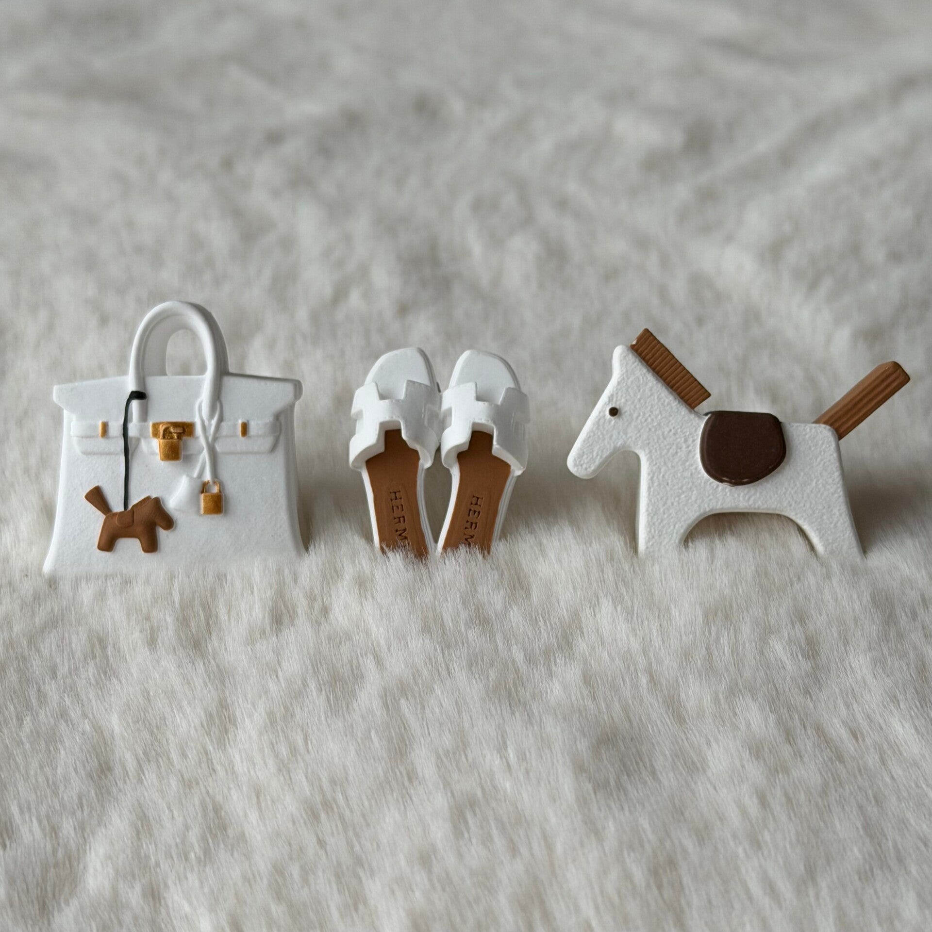 Charms | Pure white