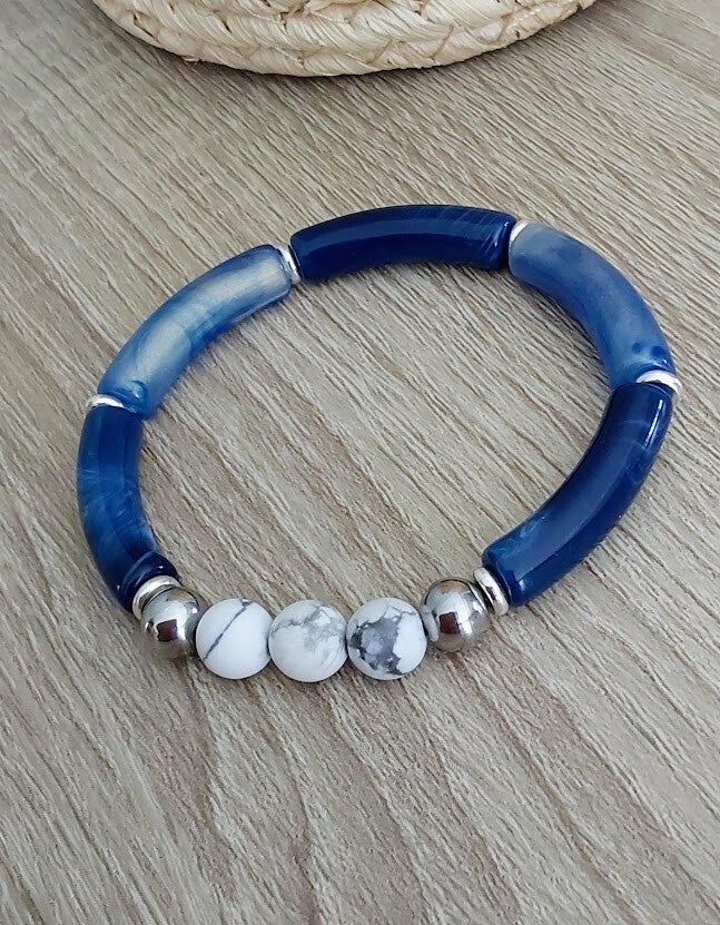 Bracelet Sigrid – Howlite Blanche & Bleu Marine Métallisé