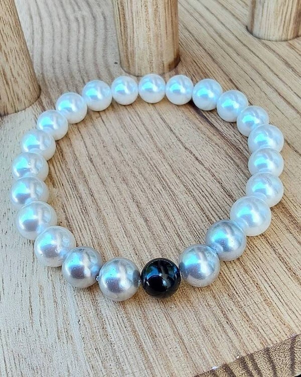 Bracelet Nila — Élégance Nacrée & Contraste Intense