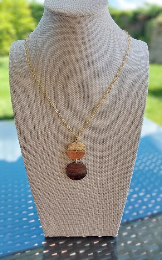 Collier Bree – Coquillage Akoya & Cercle Doré