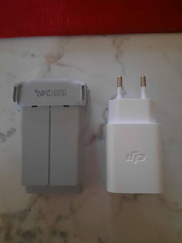 Dji mini 3 e moni 3 pro batteria più alimentatore