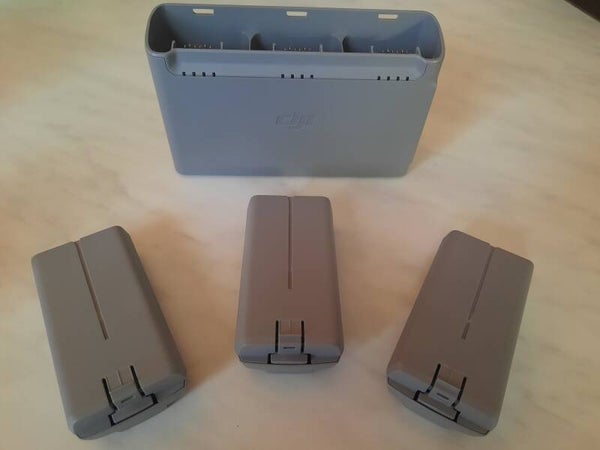 Dji mini 2 set tre batterie più hub