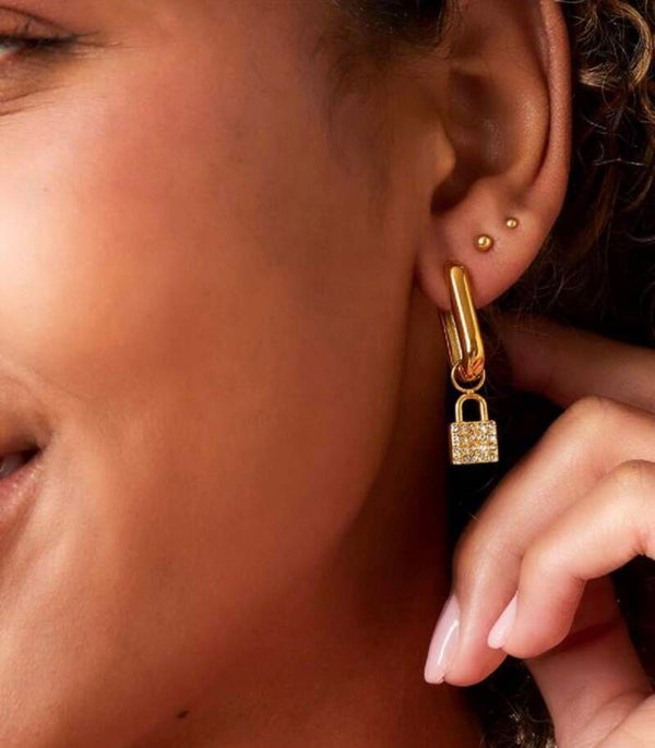Goude slootjes oorbellen diamantjes