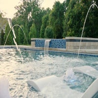 modernpoolscapepoolfeatures-1-standard.jpg