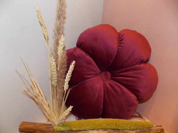 Sierkussentje Flower bordeaux