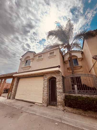 CASA EN RENTA EN PRIVADA MONTECARLO