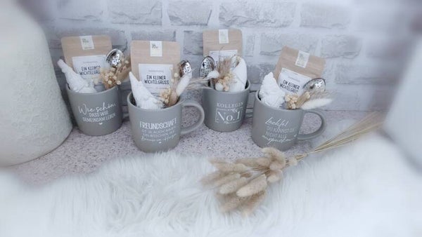 Gefüllte Tee-Tasse 'kleiner Wichtelgruss'