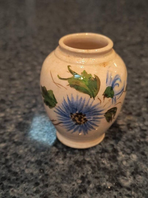 Lovely little mini vase- made in occupied Japan -Circa 1950