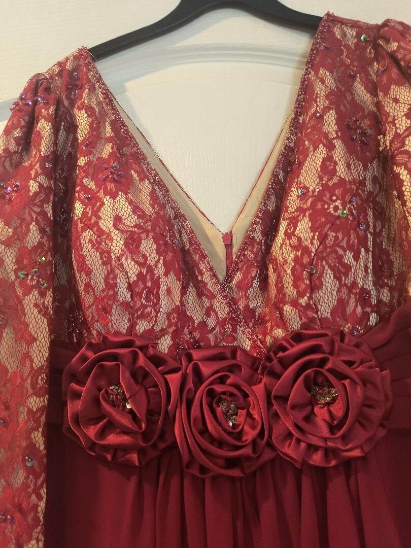 Mother of the bride dress- Red Roses Sz 18