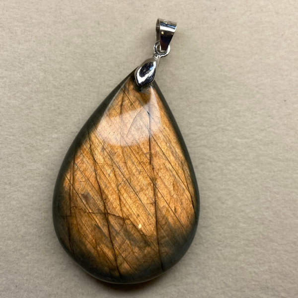 Pendentif Labradorite 18