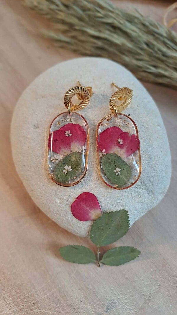 🌷Boucles d’oreilles ovales, Pétales de roses et feuillages🌷