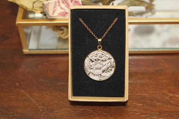 Collier doré assiette ancienne