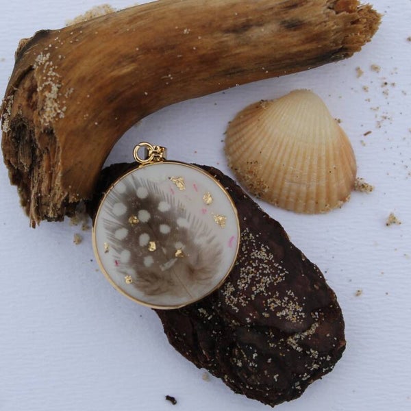 Collier rond avec chaine dorée