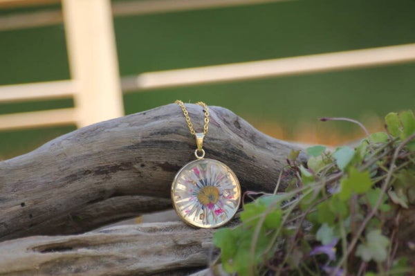 Collier rond avec chaine dorée